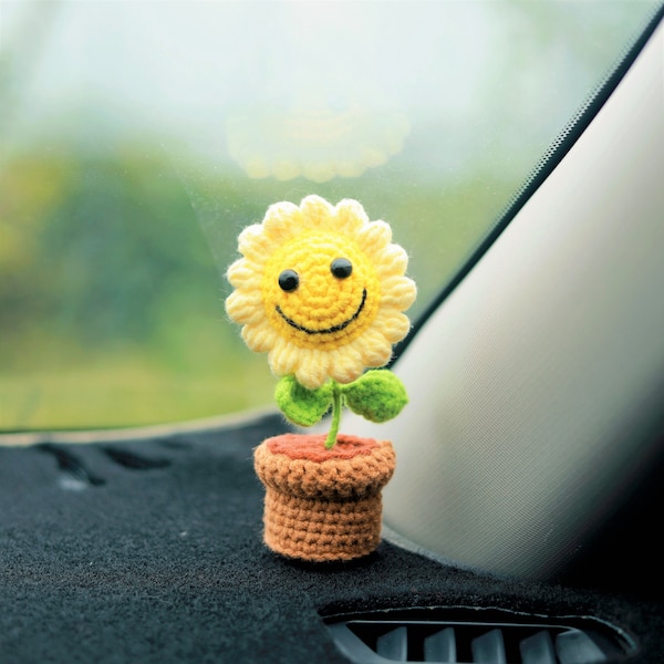 Decoración del tablero del coche del girasol sonriente del ganchillo, accesorio lindo del tablero del tablero del coche de la mini planta en maceta, accesorio interior del coche boho para las mujeres