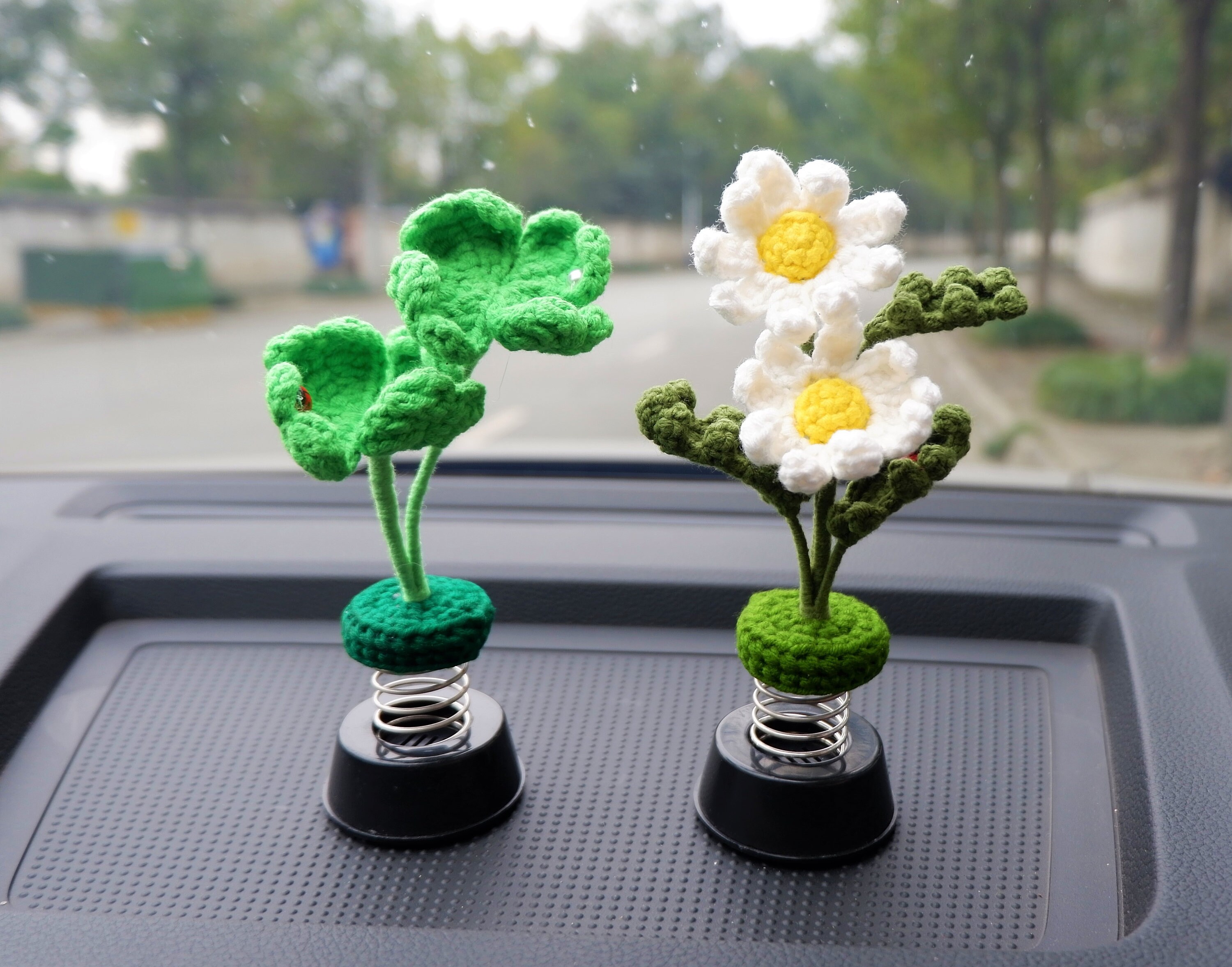 3pcs Cute Daisy Shaped Car Air Vent Clip Air Freshener For Car  Interior,Flower Fragrance Diffuser Car Aromatherapy Accessories