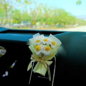 Crochet Flower Bouquet Car Vent Clip, Daisy Bouquet Car Air Vent Clip, Cute Interior Car Accessory for Women, Car Air Freshener