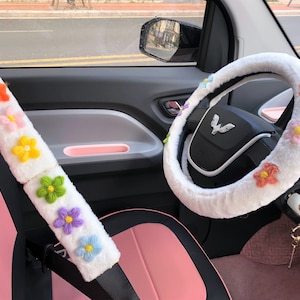 Cute Fuzzy Steering Wheel Cover, Crochet Flower Steering Wheel Cover, Fluffy Car Steering Wheel Cover for Women, Boho Car Accessories