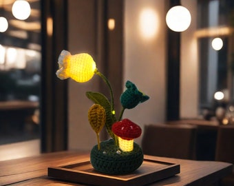 Lampe de muguet au crochet, lampe de table aux champignons au crochet, veilleuse aux champignons, petite lampe de chevet, décor de bureau, cadeau pour elle