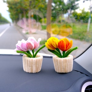 Pipe Cleaner Flowers Potted Plant, Velvet Tulip Flower Car Dashboard Decor, Flower Bobblehead Car Accessories, Car Accessory for Women