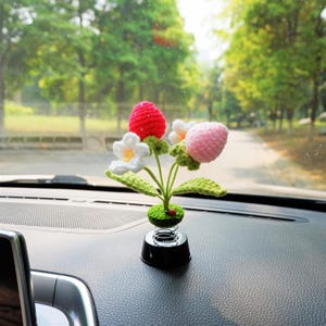 Crochet Strawberry & Daisy Car Dashboard Accessory, Strawberry Bobblehead Car Dashboard Decor, Car Interior Accessory, Car Air Freshener