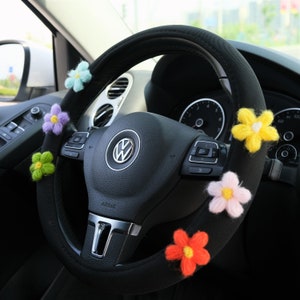 Ice Silk Steering Wheel Cover, Crochet Rainbow Flower Steering Wheel Cover, Cute Car Accessory for Women, Floral Steering Wheel Cover