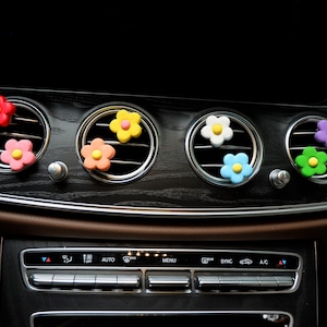 Flower Car Air Freshener Diffuser, Daisy Car Vent Clip, Car Interior Accessory for Women/Teens, Car Vent Diffuser, Cute Car Decor Ornament