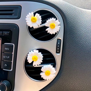 Daisy Car Vent Clip Air Freshener, Cute Flower Vent Clips, Rainbow Daisy Car Accessory for Women, Car Interior Decor, Handmade Gift for Her