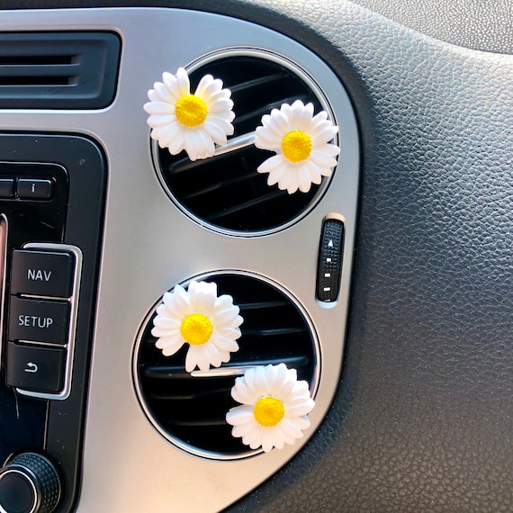 Daisy Car Vent Clip Air Freshener, Cute Flower Vent Clips, Rainbow Daisy Car  Accessory for Women, Car Interior Decor, Handmade Gift for Her 