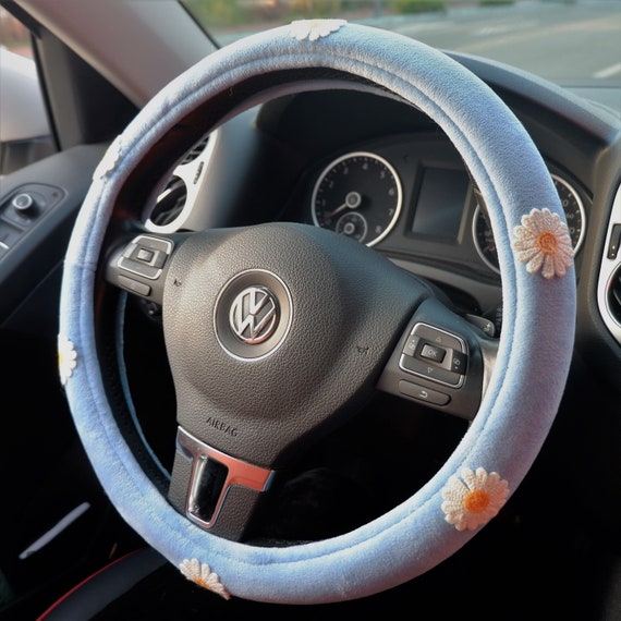 Gänseblümchen Stickerei Patch Lenkradabdeckung, Auto-Lenkradabdeckung für  Frauen, niedliches Autozubehör-Innenraum, flauschige Lenkradabdeckung -  .de