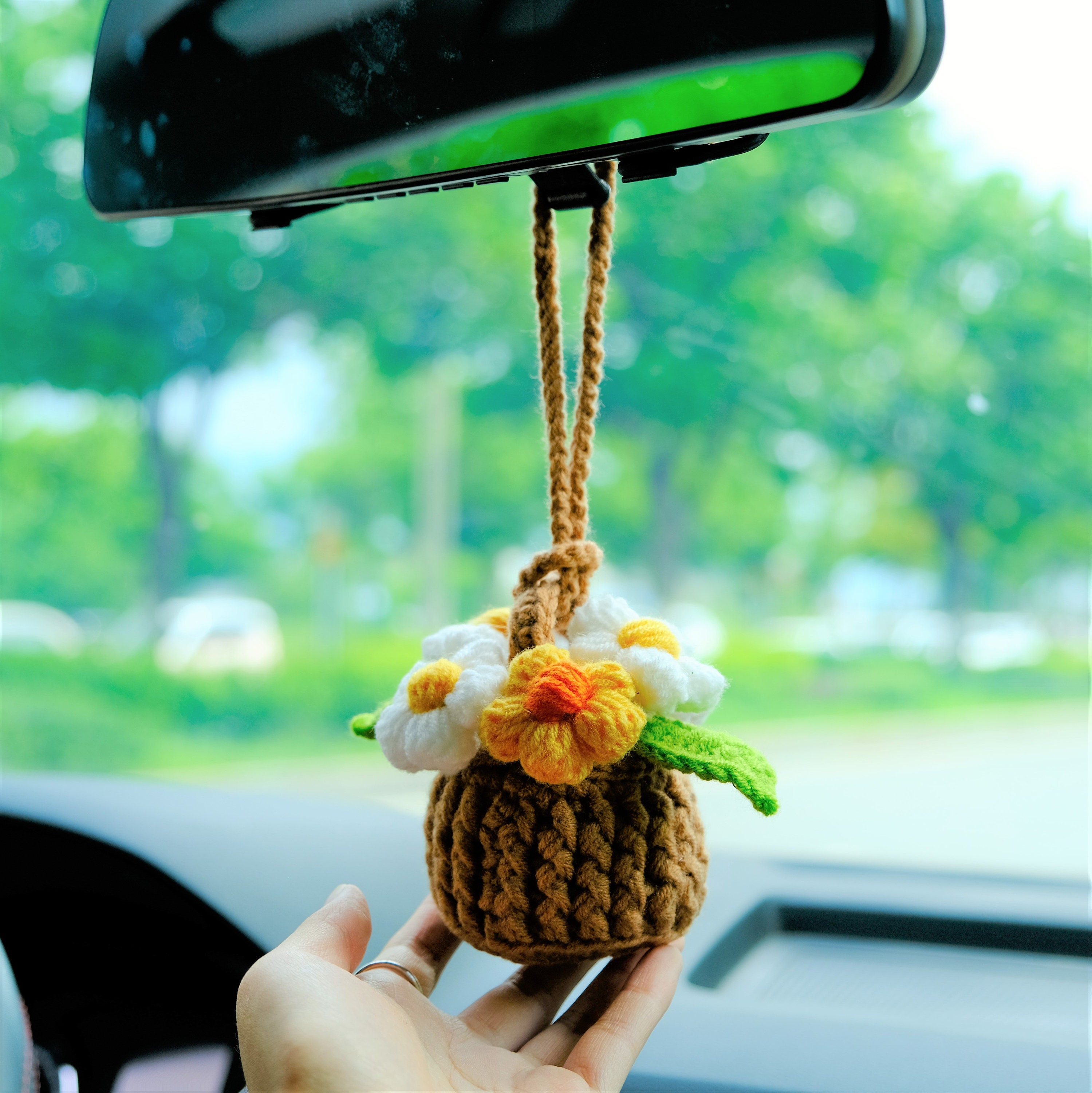 Crochet Fluffy Flowers Car Mirror Hanging Accessories, Mini Daisy