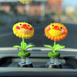 Häkelblume Auto Armaturenbrett Dekor, Regenbogen Blume Wackelkopf