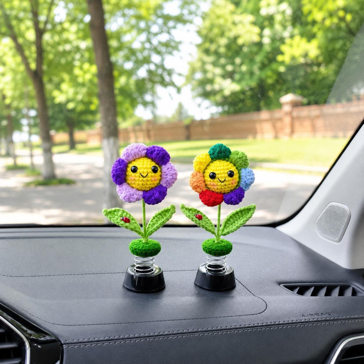 Crochet Sunflower Car Dashboard Bobblehead: Smiley Car Accessory