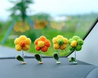 10pcs Mini Crochet Flower Car Dashboard Decor, Fluffy Rainbow Daisy Bobblehead Car Dashboard Accessory, Cute Car Interior Accessories