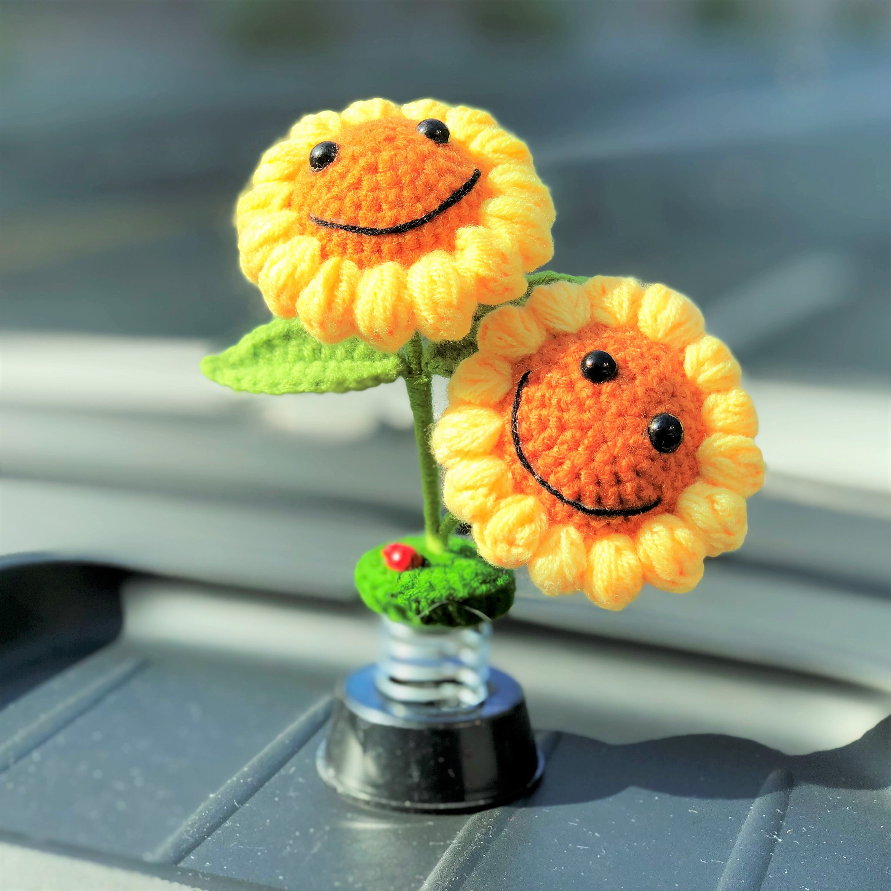 Crochet Sunflower Car Dashboard Bobblehead, Smiley Flower Car