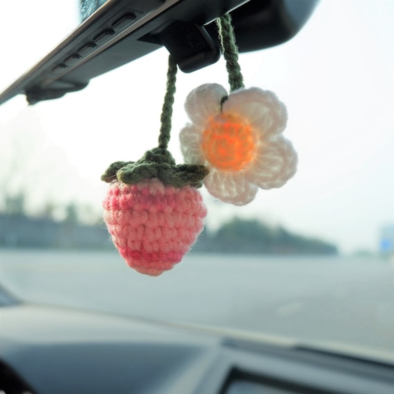 Crochet Strawberry & Daisy Car Charm: Kawaii Rear View Mirror