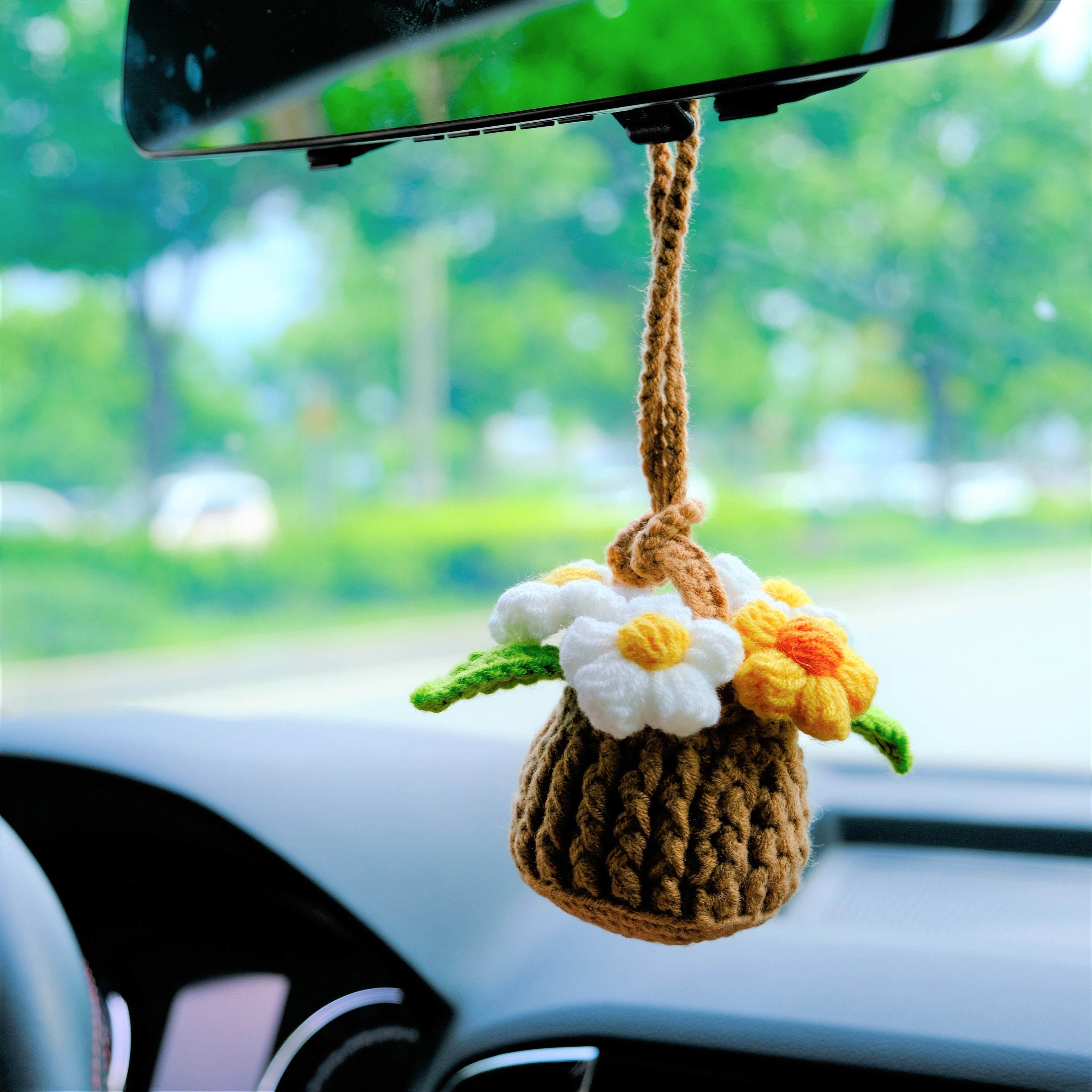 Crochet Fluffy Flowers Car Mirror Hanging Accessories, Mini Daisy