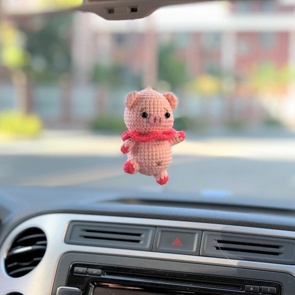 Accesorio colgante de coche Dancing Piggy, accesorio de espejo retrovisor de animales de ganchillo, interior de accesorios de coche lindo, accesorio interior de coche anime