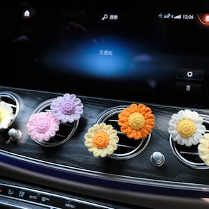 8Pcs Crochet Daisy Car Vent Clip, Rainbow Flower Car Air Freshener, Cute Car Accessory for Women, Boho Car Accessories, Interior Car Decor
