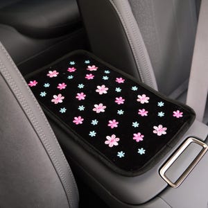 Pink Floral Embroidered Steering Wheel Cover, Boho Chic Flower Elastic Steering Wheel Cover, Cute Car Interior Accessories for Women Center Console Cover
