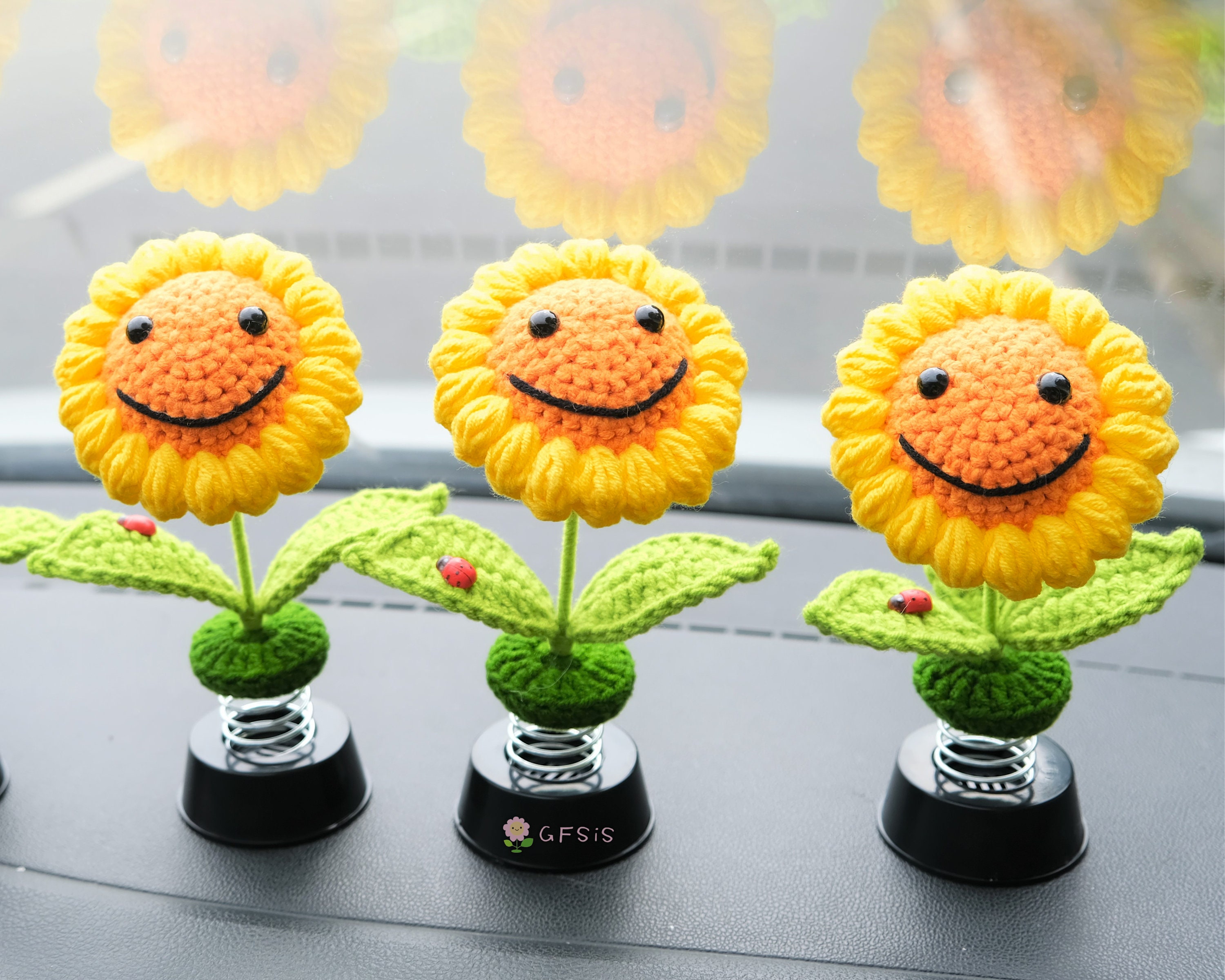 Crochet Sunflower Car Dashboard Bobblehead, Smiley Flower Car