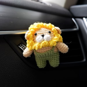 Crochet Overalls Lion Car Vent Clip Air Freshener, Kawaii Lion Car Diffuser, Cute Interior Car Accessory for Men/Teens, Anime car accessory
