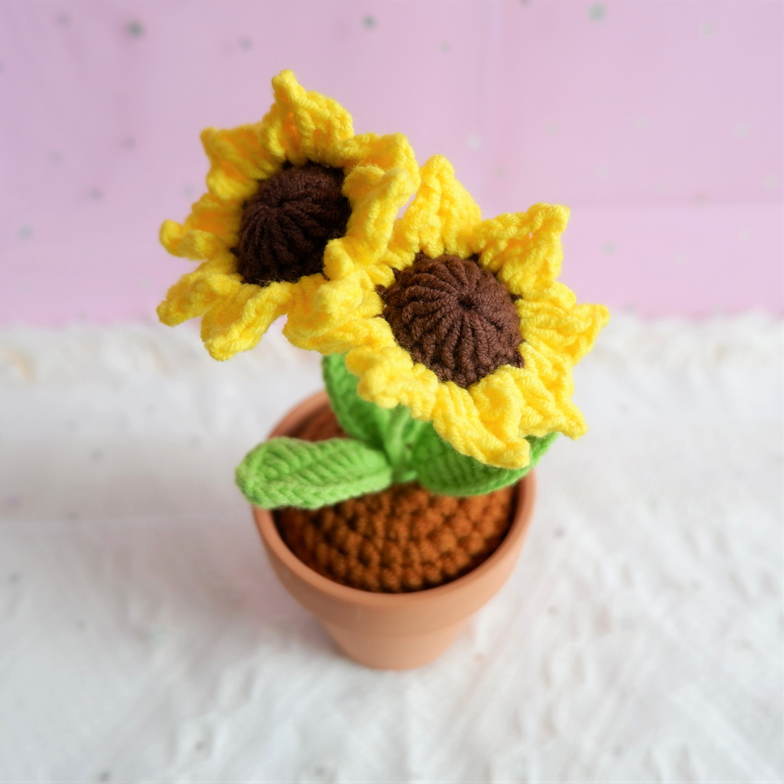 Gehäkelte Sonnenblume Auto-Armaturenbrett-Dekor, Mini-Pflanzen-Auto-Accessoire,  niedliches Autozubehör-Innenraum, Boho-Auto-Accessorie für Frauen,  Housewarming - .de