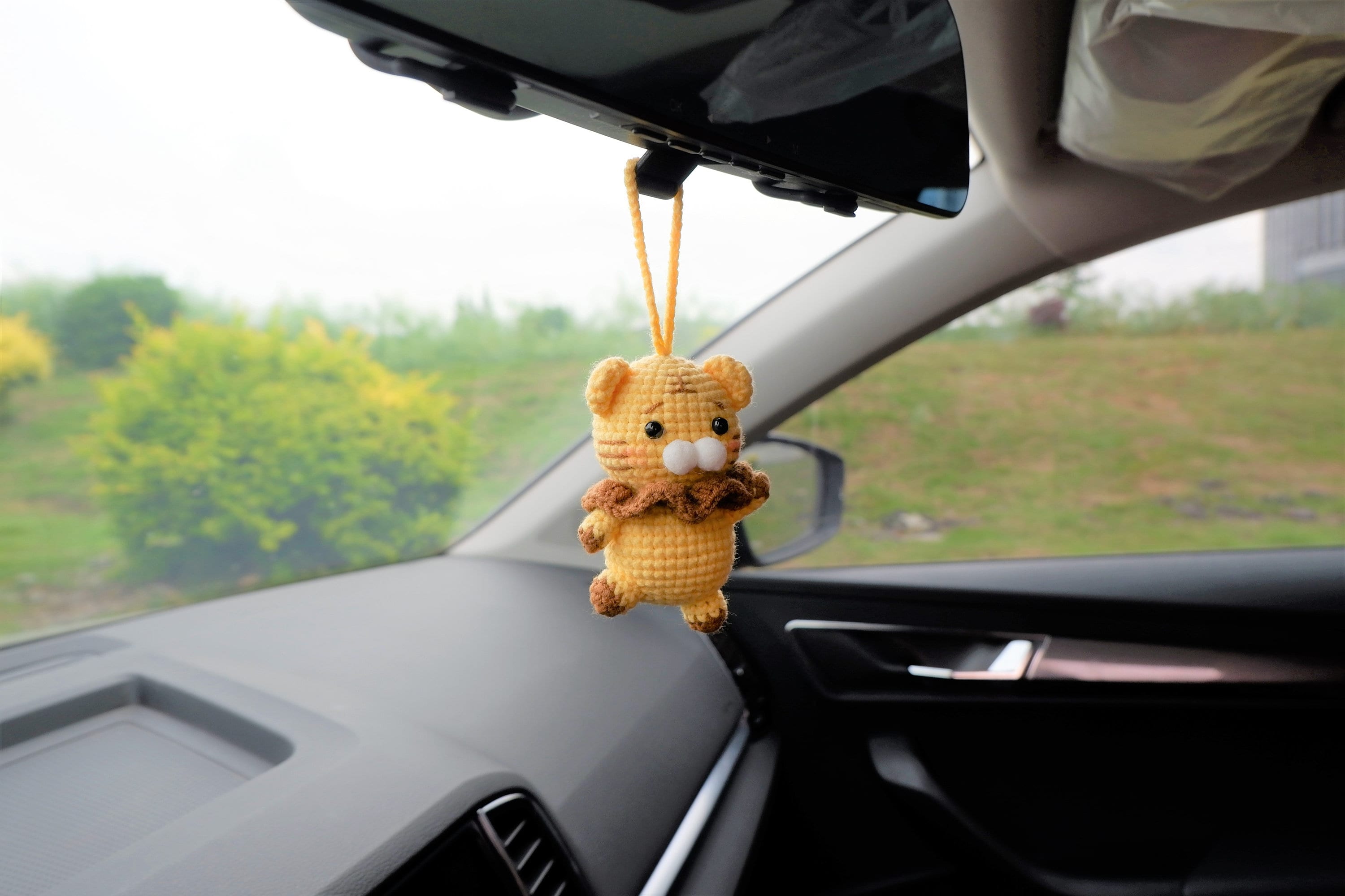 Tigre dansant suspendu pour voiture, accessoire de rétroviseur animaux au  crochet, accessoires de voiture mignons d'intérieur, accessoire d'intérieur  de voiture anime -  France