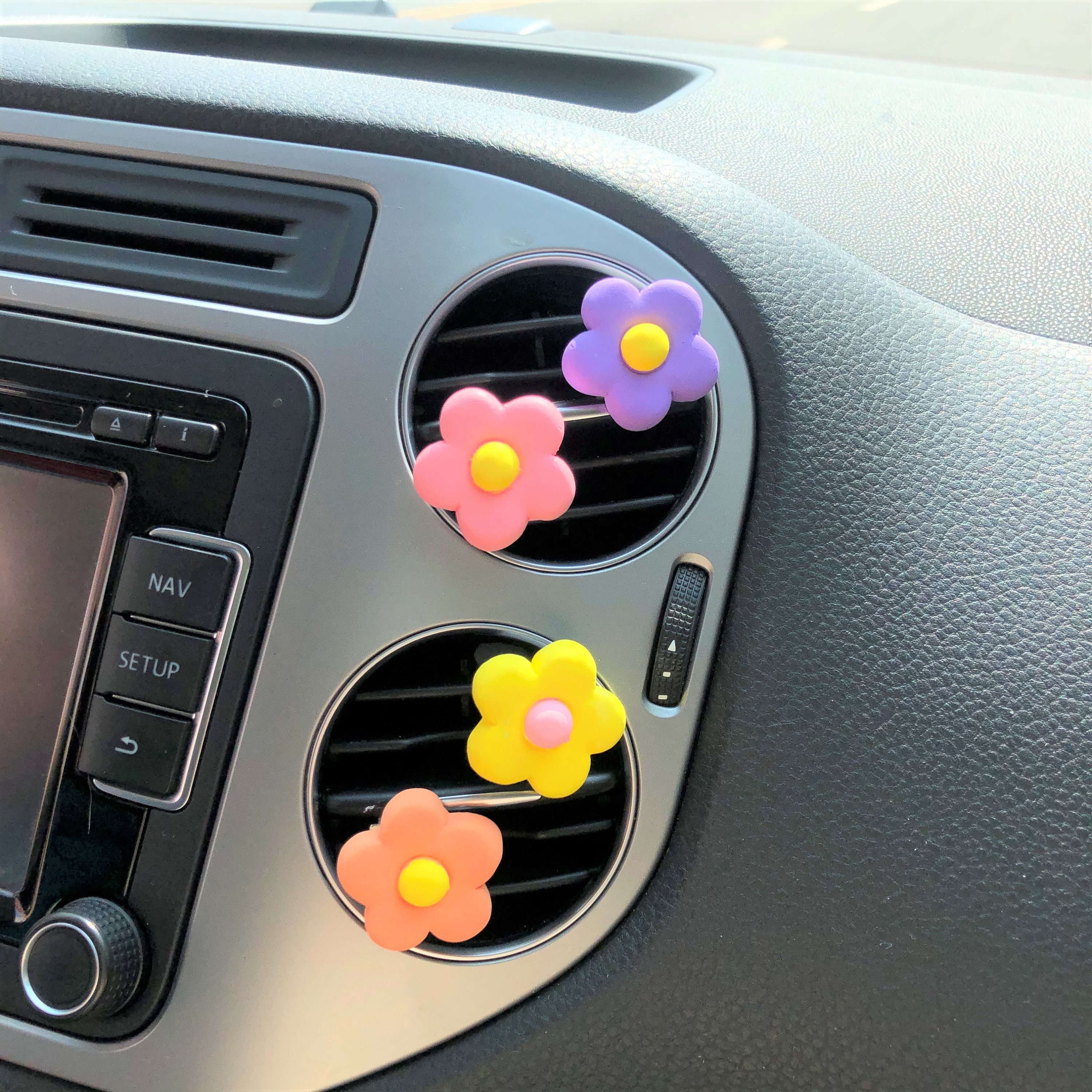 2 Clip Per Bocchette Auto A Fiocco Di Neve Viola Con Deodorante Ricaricabile - Accessori Auto Per Donna Con 4 Pastiglie Profumate - copertina