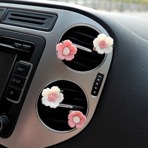 4 peças de clipe de ventilação de carro em flor de cerejeira, acessório de carro em argila sakura, acessórios de carro fofos para mulheres, acessórios de carro rosa, ímã de carro