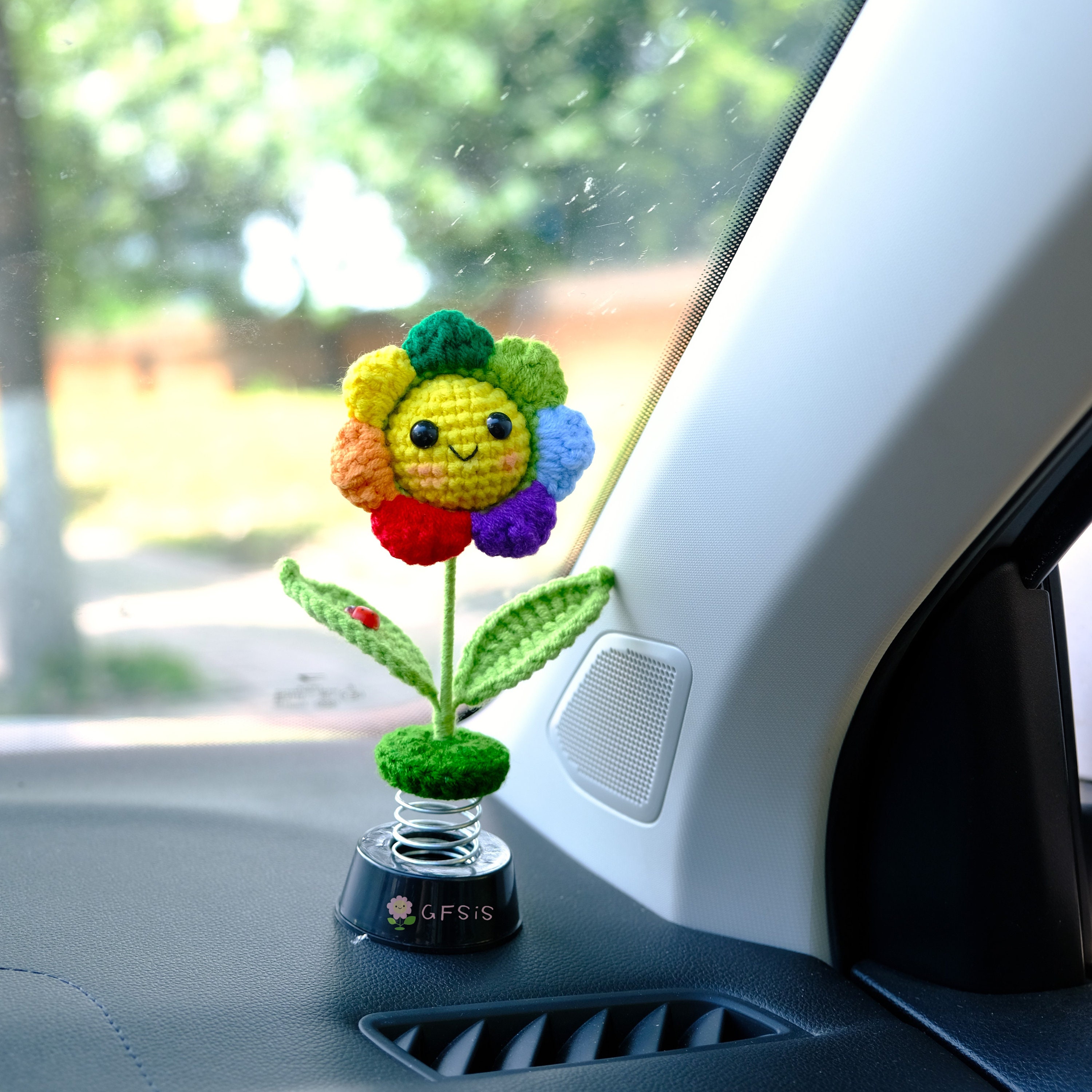 Crochet Sunflower Car Dashboard Bobblehead: Smiley Car Accessory