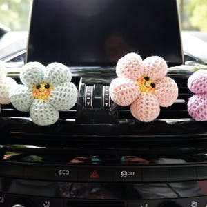 Crochet Flower Car Vent Clip Air Freshener, Kawaii Smiley Waffle Flower Car Vent Clip, Anime Car Decor Interior, Pink Car Accessories Women