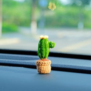 Cactus Car Accessories, Crochet Mini Potted Cactus Plant Car Dashboard Decor, Car Interior Accessory for Women/Men, Desk Decor Aesthetic