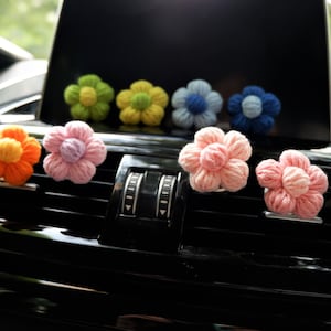 Crochet Rainbow Daisy Car Vent Clip, Flower Power Car Air Freshener, Car Accessory for Women, Cute Car Accessories Interior, Car Diffuser
