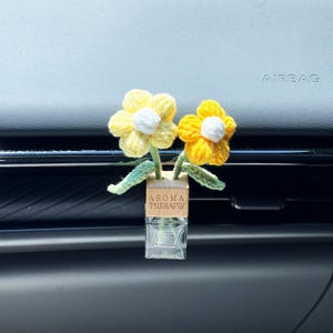 Crochet Daisy Car Diffuser, Car Plant Vent Clip, Flower Car Air Freshener, Car Diffuser Bottle, Cute Car Interior Accessory for Women