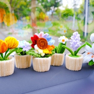 Pipe Cleaner Flowers Potted Plant, Velvet Sunflower/Tulip/Lavender/Cactus/Lily Car Bobblehead Accessories, Potted Flower Desk Decor