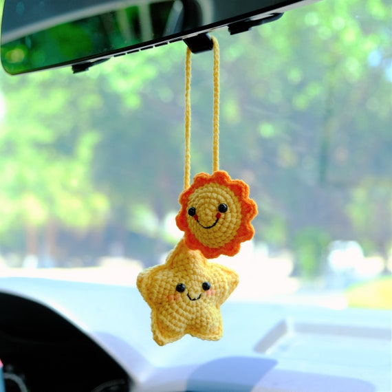 Häkeln Smiley Sun & Star Auto Spiegel hängen Accessoire, niedliche  Rückspiegel Auto Charms, Anime Innen Auto Zubehör für Frauen - .de