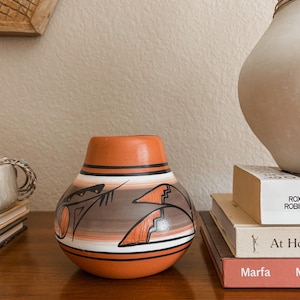 Vintage Navajo Signed Vase,Native American Pottery,Vase,Southwestern Style,Pottery,Native Vase,Pottery,Orange Vase,Etched Vase,Southwestern