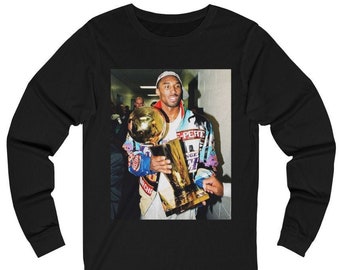 kobe holding trophy shirt