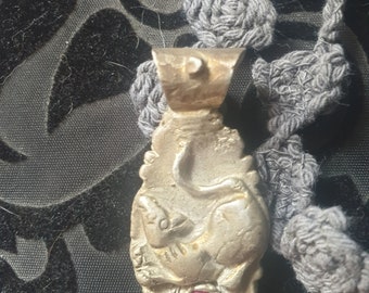 Colgante de plata maciza y óxido de circonio hecho a mano
