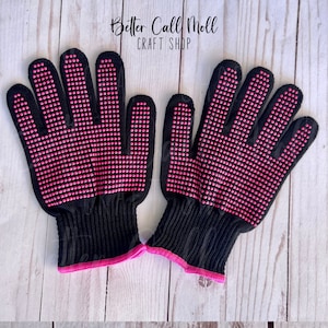 2 Heat Resistant Gloves with Silicone Bumps
