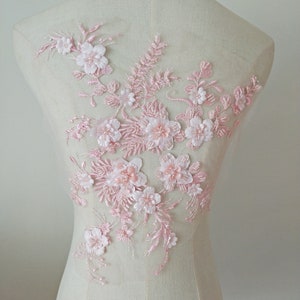 ライトピンクの3D花柄レースアップリケ、レトロな花柄のスパンコール刺繍3Dレースアップリケ、ウェディングドレスのドレス縫製DIYアクセサリー
