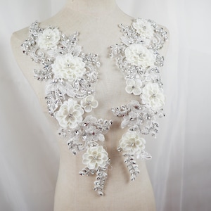 Par de apliques de strass com flores 3D em marfim, corpete de noiva com apliques de renda e alças de cristal prateado, faixa para cabeça feita à mão