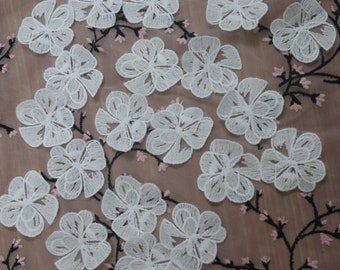 Applicazioni di pizzo con fiori bianco sporco, toppe floreali ricamate da 5,5 cm, applicazioni di fiori con petali bianchi per abito da sposa.