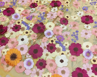 Tessuto in pizzo di tulle con fiori 3D, girasoli di vari colori, fiori rosa, applicazioni da sposa ricamate per la collezione di abiti da costume