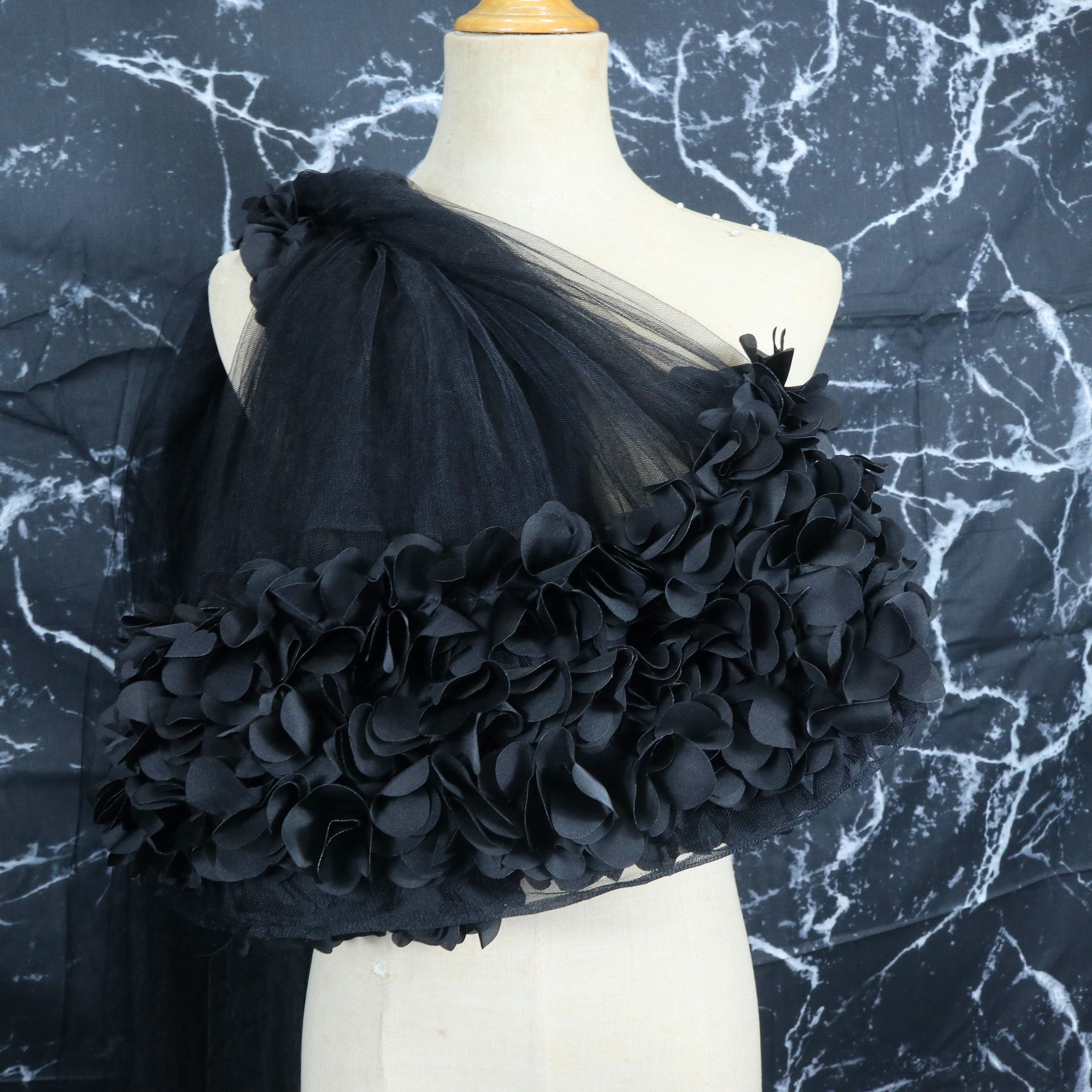 Schwarz Single Edge 3D Blumen Tüll Stoff, 3D Stoff Blumen Rüschen Blumenstoff für Kostüm Kleid Nähzubehör
