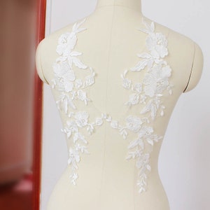 off white embroidered lace appliques pair, back bodice retro floral motif white lace applique for wedding gown dress sewing