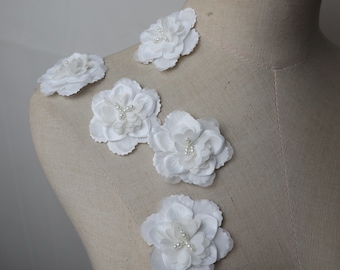 Apliques de flores 3D en blanco roto, parches de encaje de pétalos florales de tela para vestido de novia, vestido de novia, colección de costura de alta costura hecha a mano