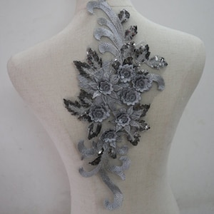 グレーの3D花柄刺繍レースアップリケ、レトロな花柄モチーフの3Dレースアップリケ、ウェディングドレスのドレス縫製DIYアクセサリー
