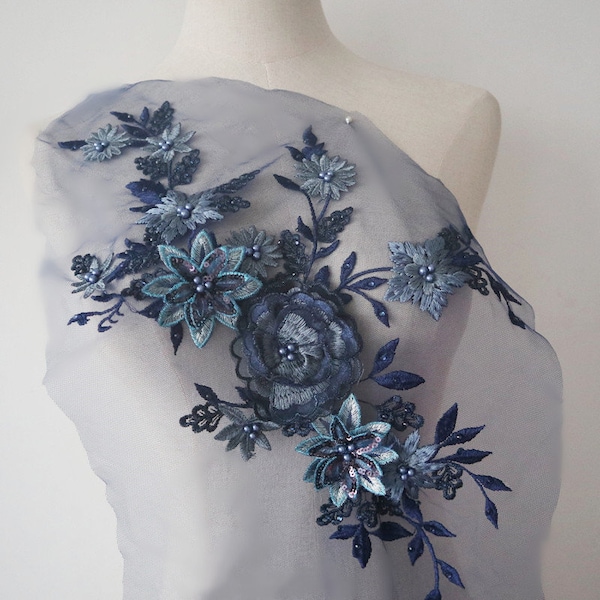 applique de dentelle florale 3D bleu foncé, mélange bleu couleurs motif floral tissu d’application 3D pour costume de mariage robe couture emblishment
