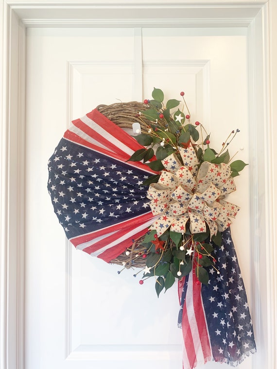 Memorial Day Decorations Door Sign For Front Door, Independence Day Patriotic Wreaths Welcome Sign, Round Wood Hanging Door Sign For Memorial Day 4th Of July Patriotic Wreaths Outdoor 12"x 12