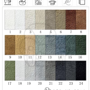 K&ouml;nnte beinhalten: Eine Farbkarte f&uuml;r Soft Cow Velvet Fabric-L mit 24 Farbmustern in verschiedenen Farbt&ouml;nen. Die Muster reichen von Wei&szlig; bis Schwarz, einschlie&szlig;lich Beige-, Gr&uuml;n- und Blaut&ouml;nen. Symbole zeigen feine Verarbeitung, Maschinenwaschbarkeit und Lufttrocknung an.